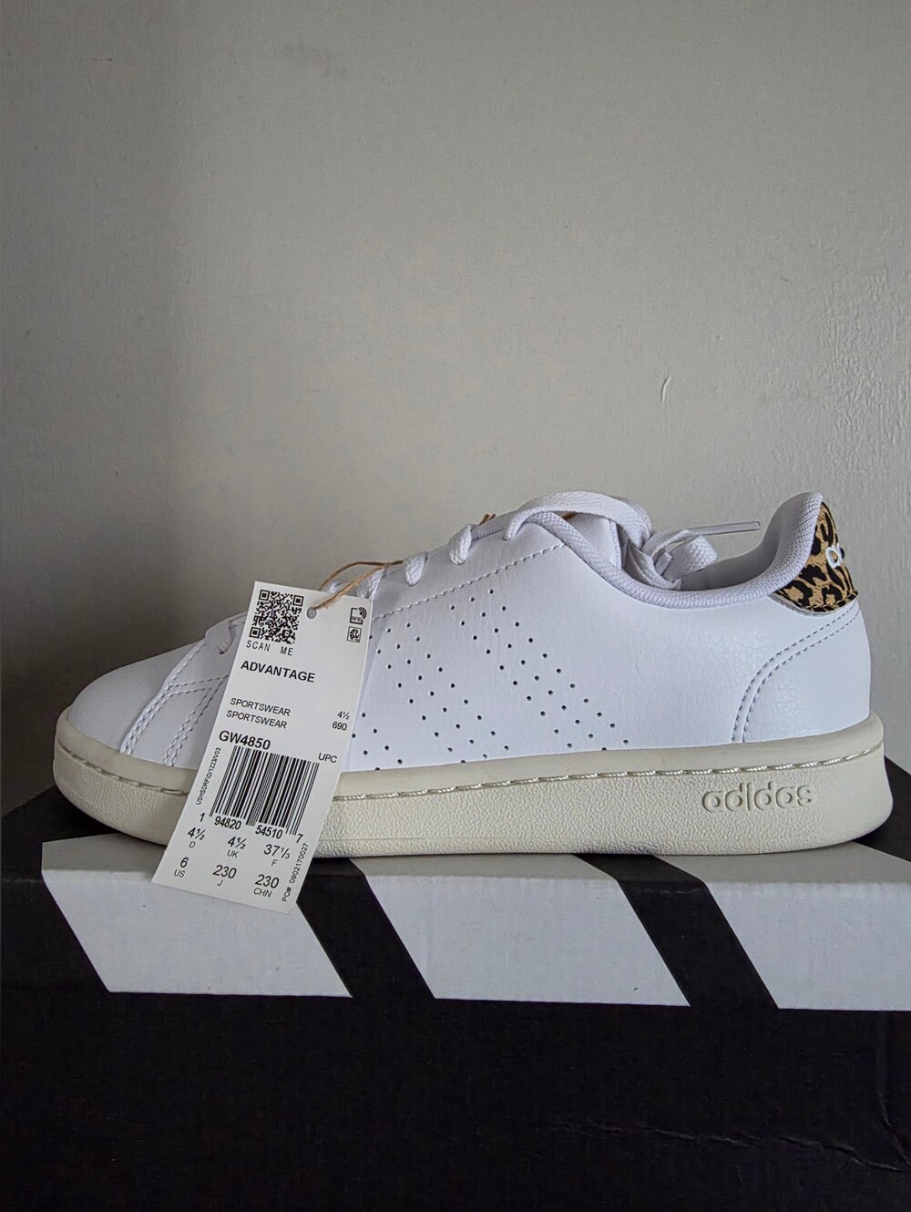 Adidas Advantage Women's Size 6 New With Box
